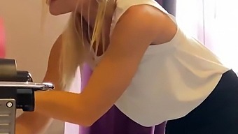 Tiffany Leiddi, Služkinja, Izbrana Za Intimno Srečanje V Hotelu